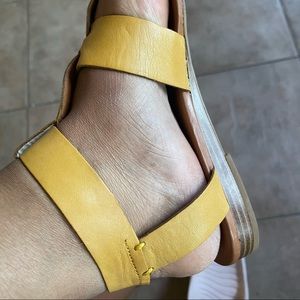 Franco Sarto Gwyneth leather sandal in mustard only worn once great condition